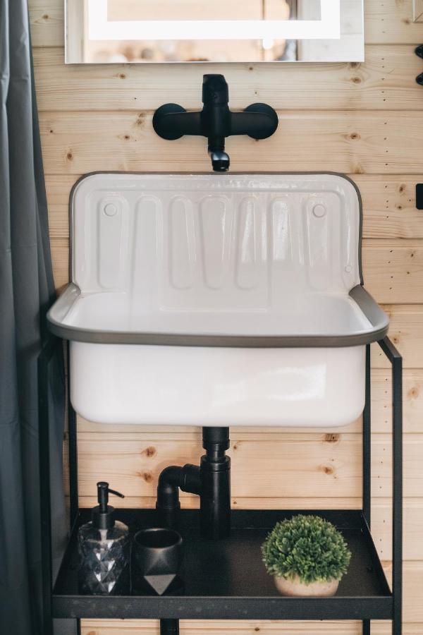 Idyllisches Tiny House Mit Sauna Loebau Exterior photo